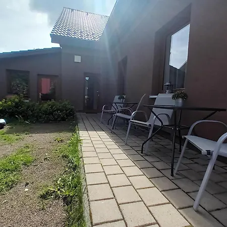 Slanda - *
