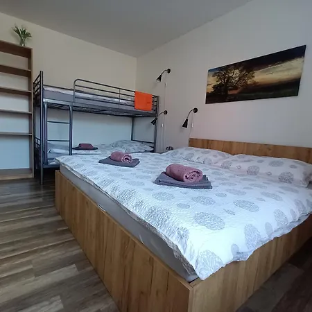 Apartman Slanda - *