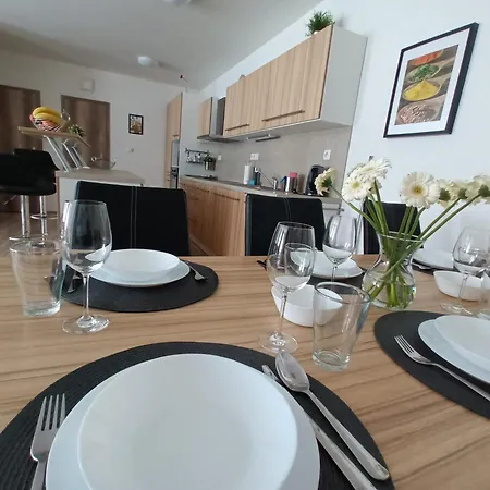 Lejlighed Slanda - *